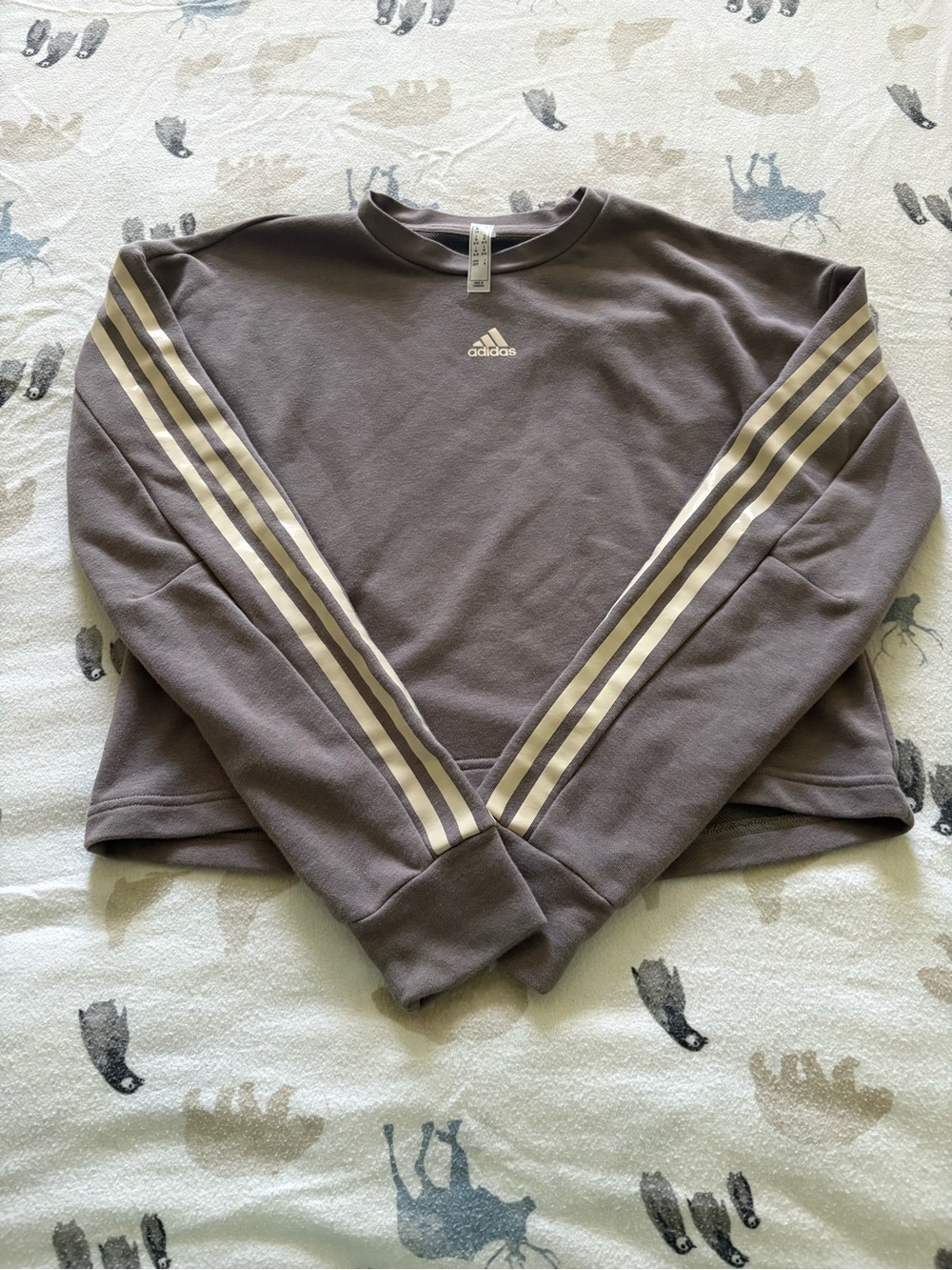 adidas Women's cropped Crewneck Sweatshirt in Mauve with Cream Stripes